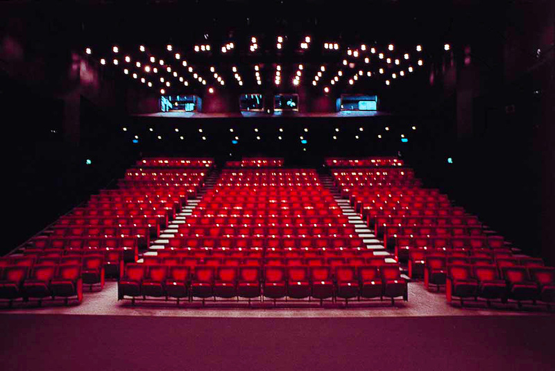 劇場 座席 パルコ パルコ劇場 座席の見え方を解説
