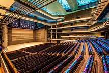 那覇文化芸術劇場なはーと・大劇場