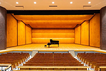 イスのサンケイホール鈴鹿（鈴鹿市民会館）