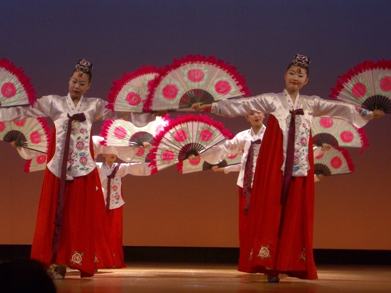 韓国伝統舞踊団ダホン