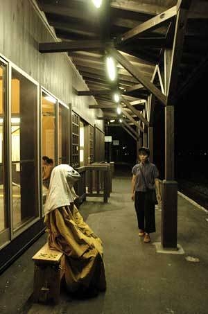 月の駅のさかな　（2005）