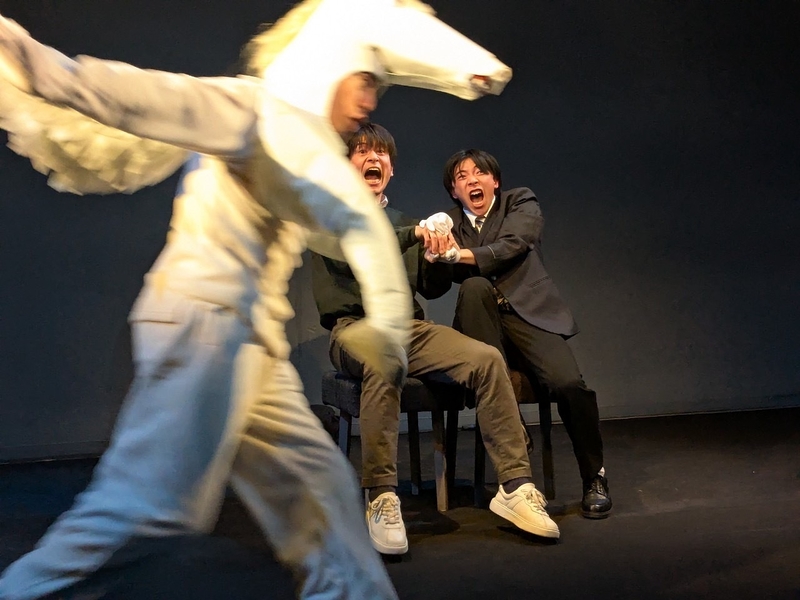 『着かず離れず』