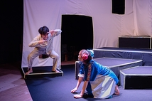 トゥモローメイロー 舞台写真