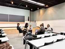 読み合わせ　カメラを向けられ　悪い顔