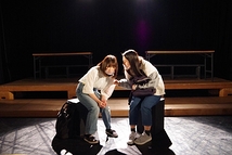 北海学園大学演劇研究会『ラブホに忘れ物した』舞台写真