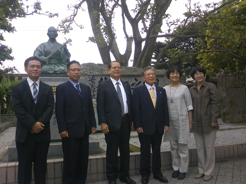 人間国宝　照喜名朝一氏