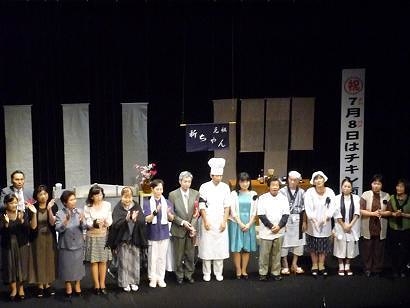宮崎のシニア劇団「のべおか笑銀座」