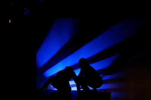 第1回公演『ゼンイとギゼンの間で呼吸する世界』舞台写真1