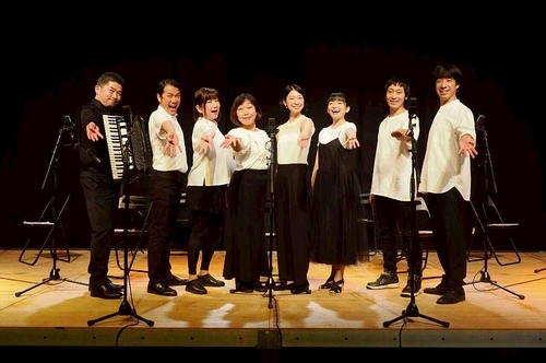 『蠅取り紙ー山田家の5人兄妹』夏　舞台集合写真